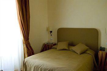 Bed & Breakfast Relais Al Senato 3*
